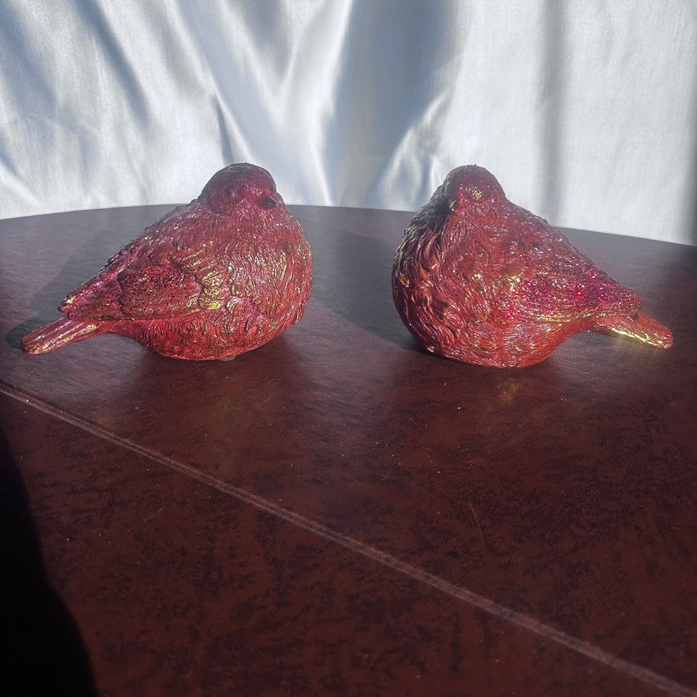 Creative Co-Op Red Gold Glitter Resin Bird Figurines Set of 2 XC0505A